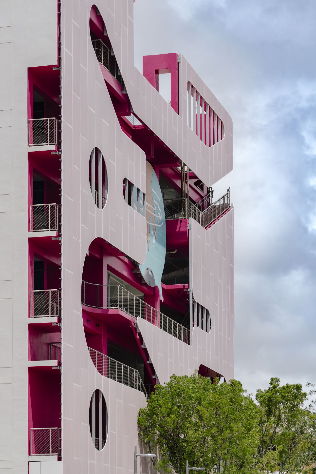 Miami parking facility Museum Garage combines several exterior designs